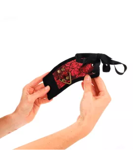 KINK Scandal Rot-Schwarze Handgelenksfesseln - Spitzen 24,5 cm