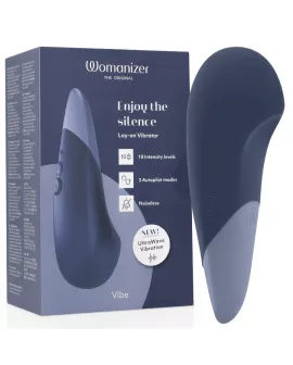 WOMANIZER - VIBE LAY-ON SILENT VIBRATOR DUNKELBLAU