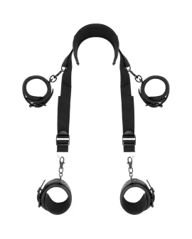 Fetish Submissive - Meisterposition mit 4 Neopren-Handschellen